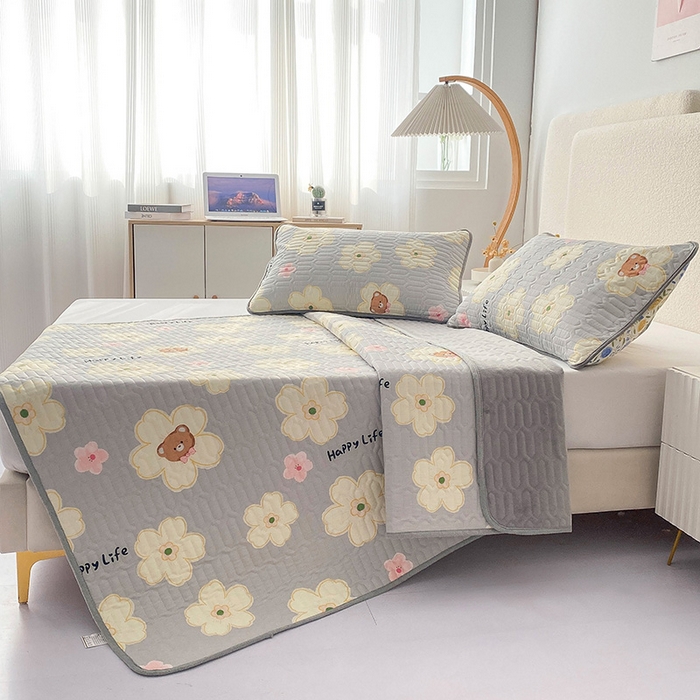 91家纺网 家纺一手货源 找家纺 恋绒家纺 2025新款一面棉一面绒全棉护理垫防水隔尿垫 花梦熊