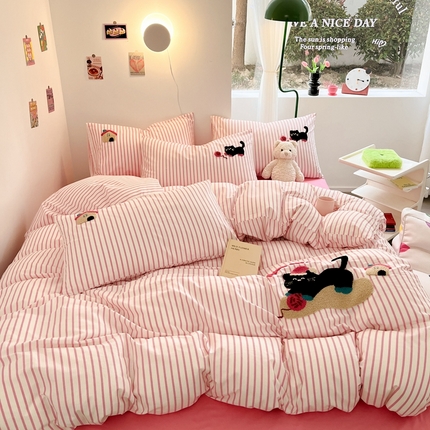 91家纺网 家纺一手货源 找家纺 呗旺鹿 2024新款全棉13372毛巾绣四件套 毛线猫咪