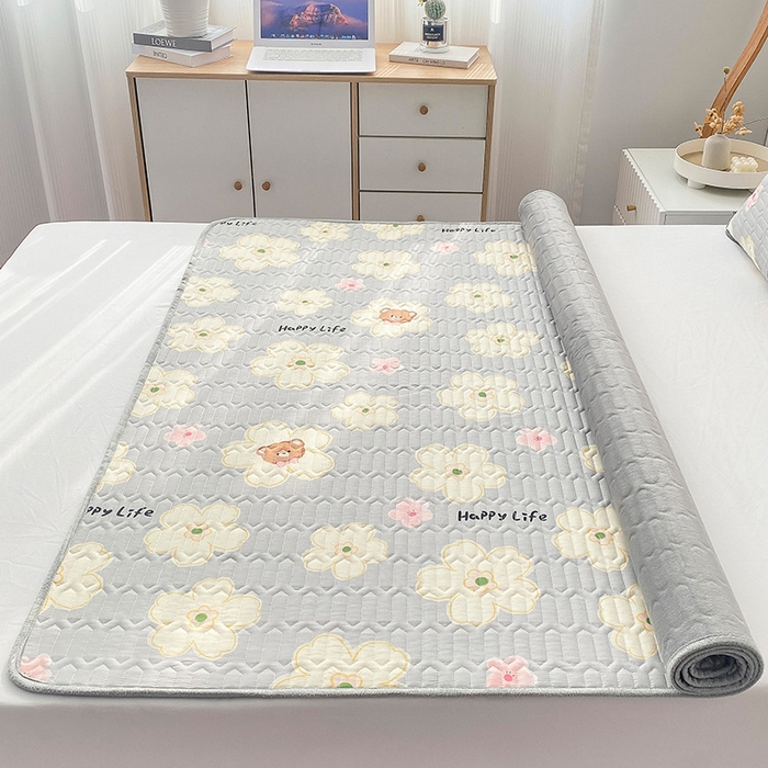 91家纺网 家纺一手货源 找家纺 恋绒家纺 2025新款一面棉一面绒全棉护理垫防水隔尿垫 花梦熊