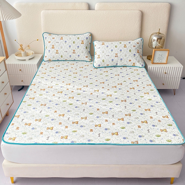 91家纺网 家纺一手货源 找家纺 恋绒家纺 2025新款一面棉一面绒全棉护理垫防水隔尿垫 丛林小熊