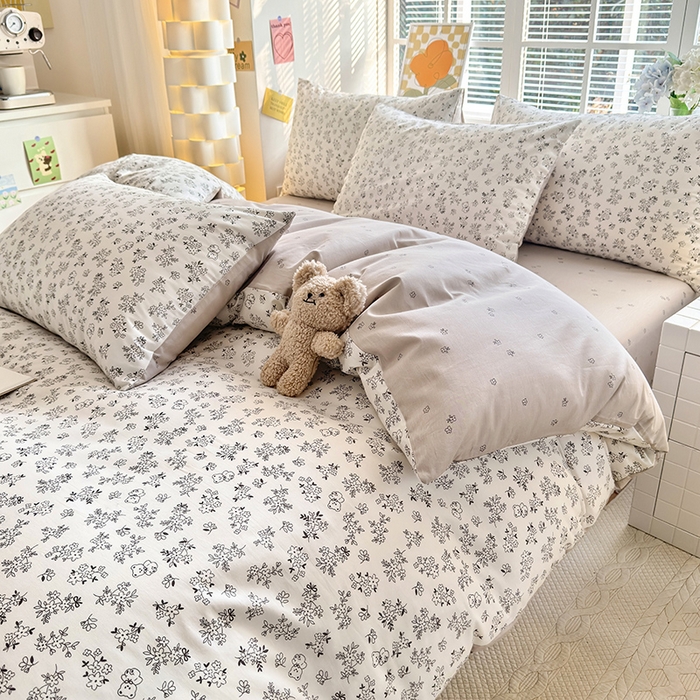 91家纺网 家纺一手货源 找家纺 沐棉家居 2024新款小清新全棉13372印花四件套 小熊物语