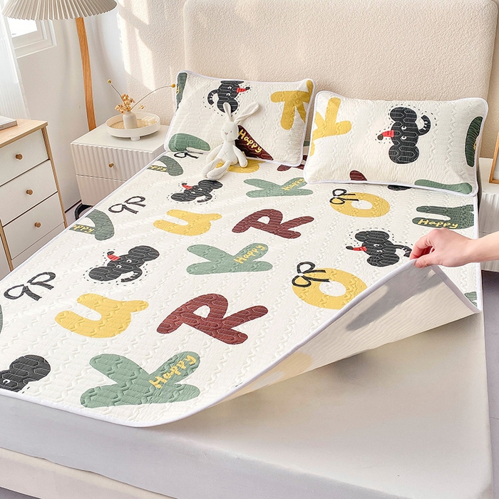 91家纺网 家纺一手货源 找家纺 恋绒家纺 2025新款一面棉一面绒全棉护理垫防水隔尿垫 动感字母