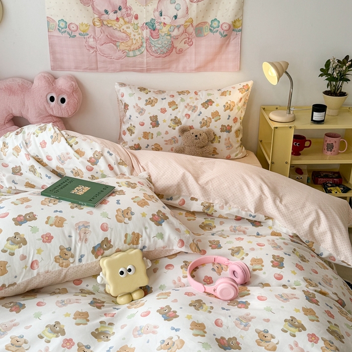 91家纺网 家纺一手货源 找家纺 昔可家纺 2024开春新款全棉印花四件套 苹果油画熊