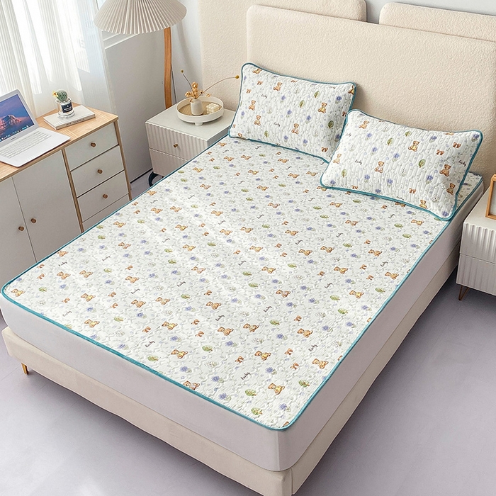 91家纺网 家纺一手货源 找家纺 恋绒家纺 2025新款一面棉一面绒全棉护理垫防水隔尿垫 丛林小熊