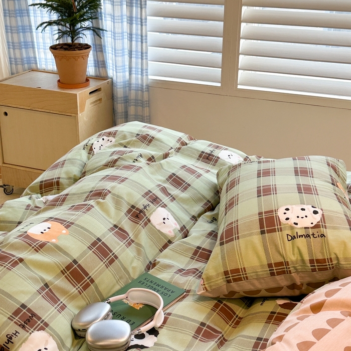 91家纺网 家纺一手货源 找家纺 昔可家纺 2024开春新款全棉印花四件套 格子小修狗