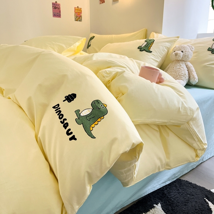 91家纺网 家纺一手货源 找家纺 呗旺鹿 2024新款全棉13372毛巾绣四件套 趣味恐龙