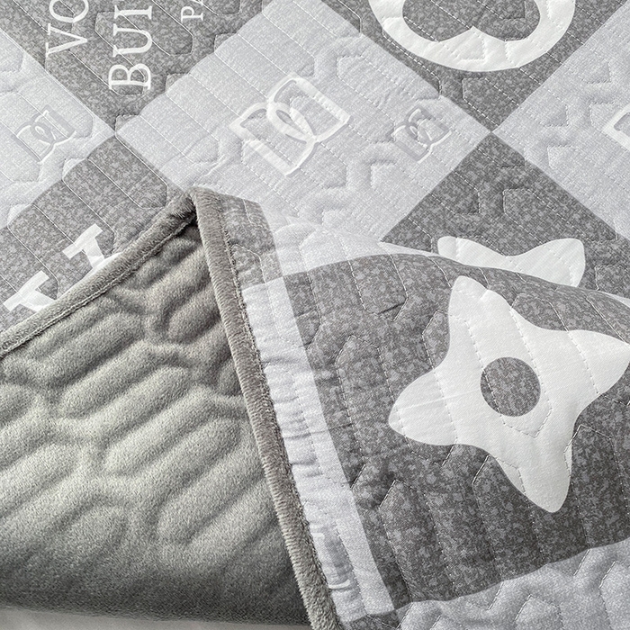 91家纺网 家纺一手货源 找家纺 恋绒家纺 2025新款一面棉一面绒全棉护理垫防水隔尿垫 格里芬