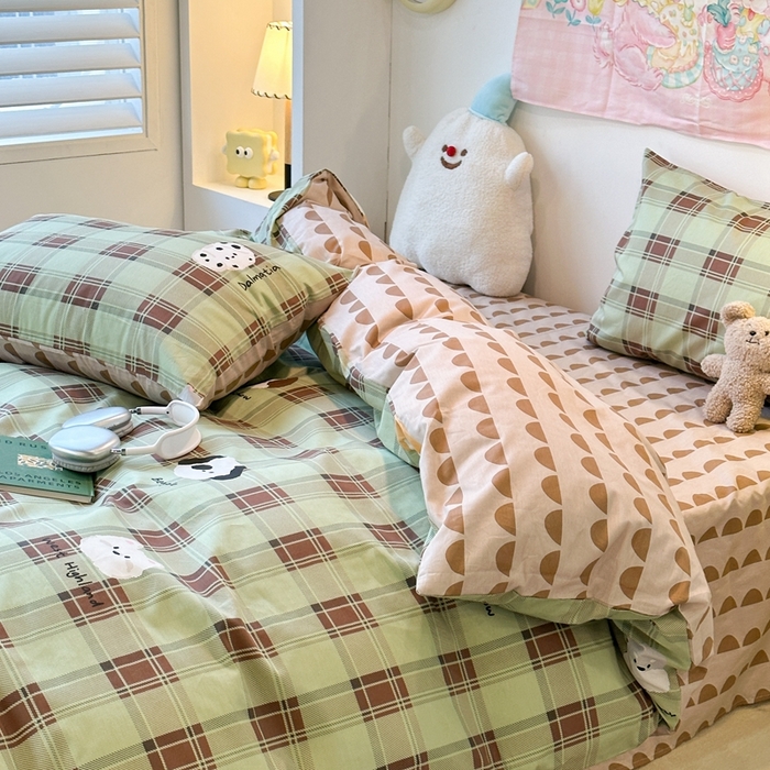 91家纺网 家纺一手货源 找家纺 昔可家纺 2024开春新款全棉印花四件套 格子小修狗