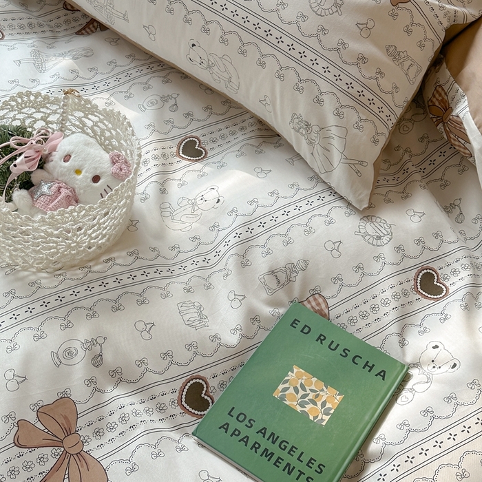 91家纺网 家纺一手货源 找家纺 昔可家纺 2024开春新款全棉印花四件套 复古咖蝴蝶结熊