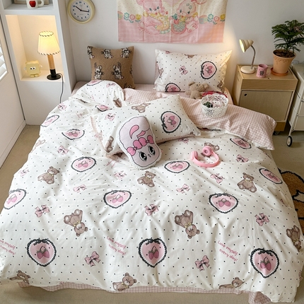 昔可家纺 2024开春新款全棉印花四件套 爱心草莓熊