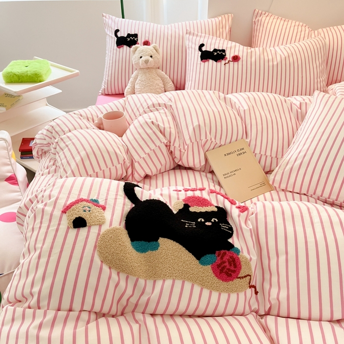 91家纺网 家纺一手货源 找家纺 呗旺鹿 2024新款全棉13372毛巾绣四件套 毛线猫咪