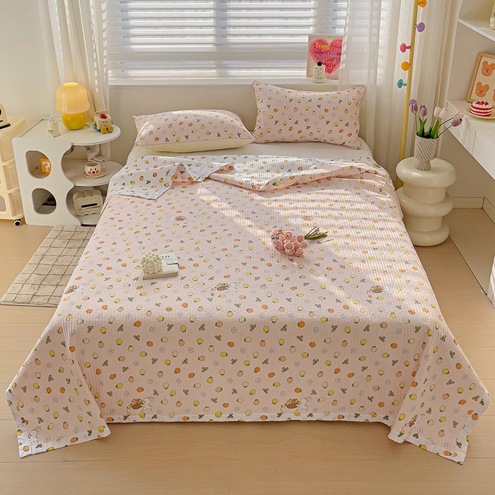 91家纺网 家纺一手货源 找家纺 羽爱家纺 2024新款全棉水洗棉花芯床盖套件 小草莓