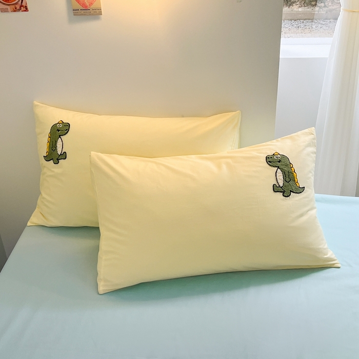 91家纺网 家纺一手货源 找家纺 呗旺鹿 2024新款全棉13372毛巾绣四件套 趣味恐龙