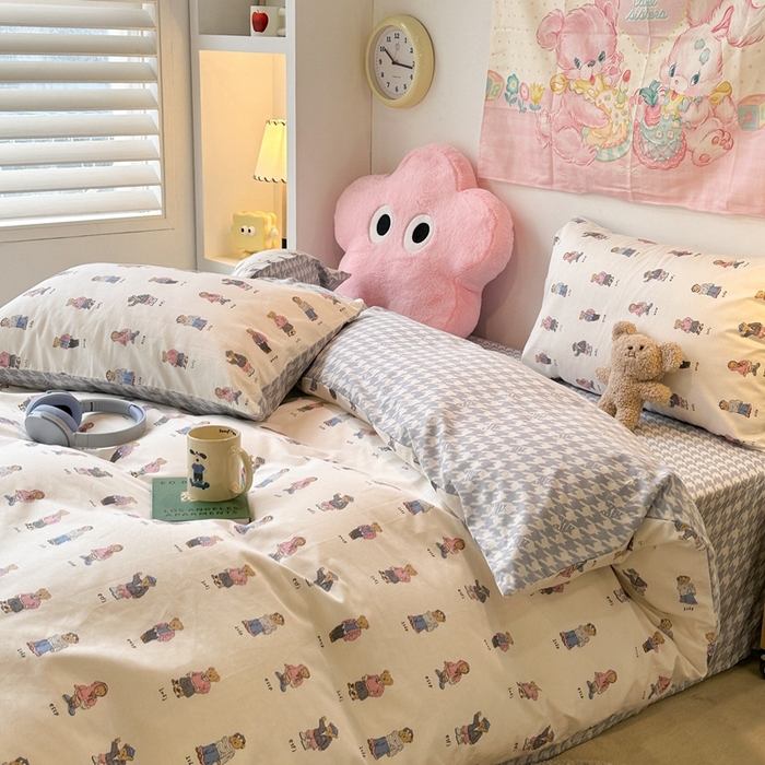 91家纺网 家纺一手货源 找家纺 昔可家纺 2024开春新款全棉印花四件套 绅士公仔熊