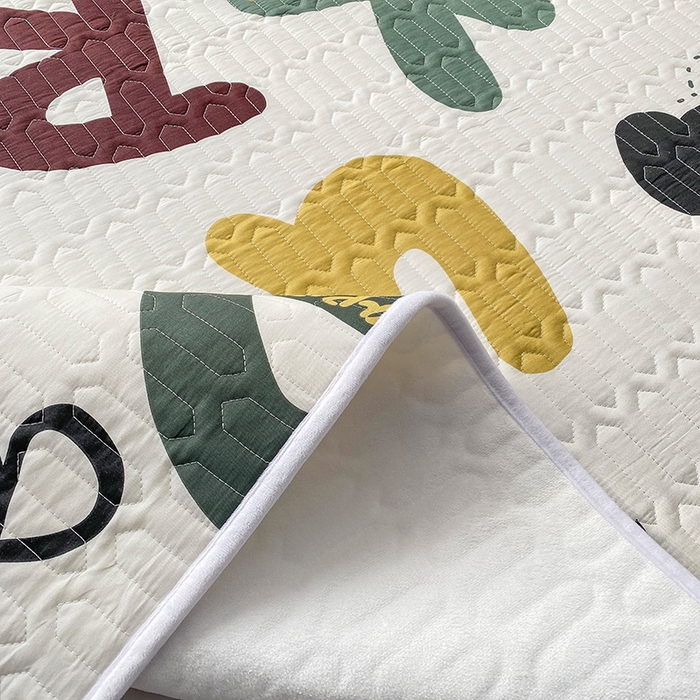 91家纺网 家纺一手货源 找家纺 恋绒家纺 2025新款一面棉一面绒全棉护理垫防水隔尿垫 动感字母