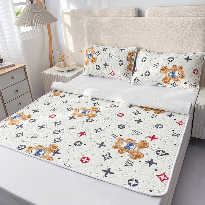 91家纺网 家纺一手货源 找家纺 恋绒家纺 2025新款一面棉一面绒全棉护理垫防水隔尿垫 潮流小熊