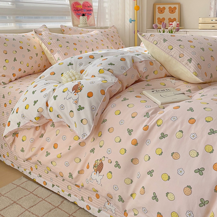 91家纺网 家纺一手货源 找家纺 羽爱家纺 2024新款全棉水洗棉花芯床盖套件 小草莓