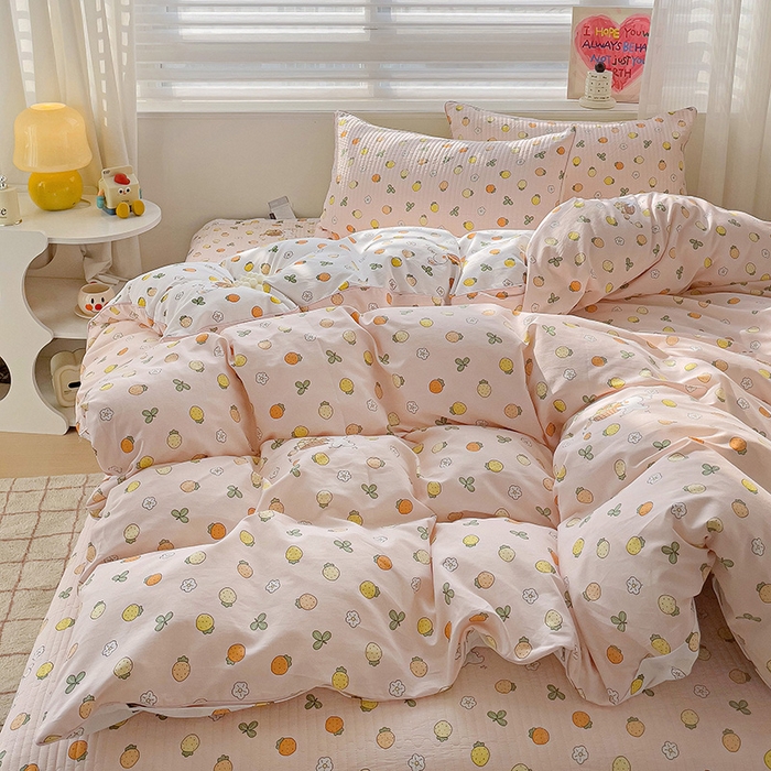 91家纺网 家纺一手货源 找家纺 羽爱家纺 2024新款全棉水洗棉花芯床盖套件 小草莓