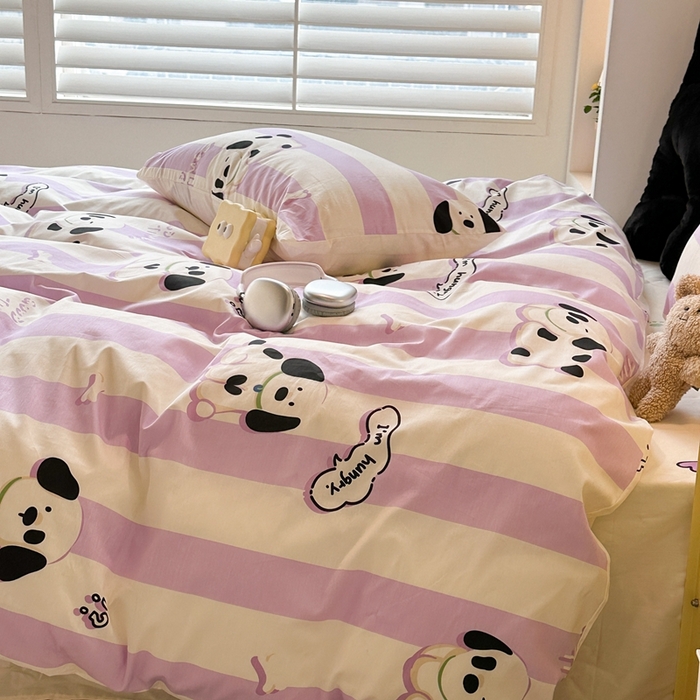 91家纺网 家纺一手货源 找家纺 昔可家纺 2024开春新款全棉印花四件套 紫条小奶狗