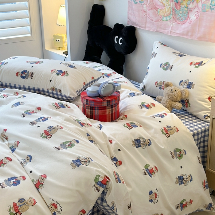 91家纺网 家纺一手货源 找家纺 昔可家纺 2024开春新款全棉印花四件套 学院英伦熊