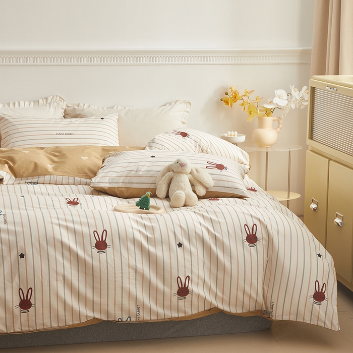 91家纺网 家纺一手货源 找家纺 绫韵 2024新款全棉13372清新小碎花纯棉四件套 比菲兔