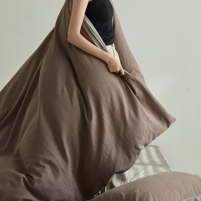 91家纺网 家纺一手货源 找家纺 原研家居 2024新款水洗棉提花系列四件套 半圆-深咖