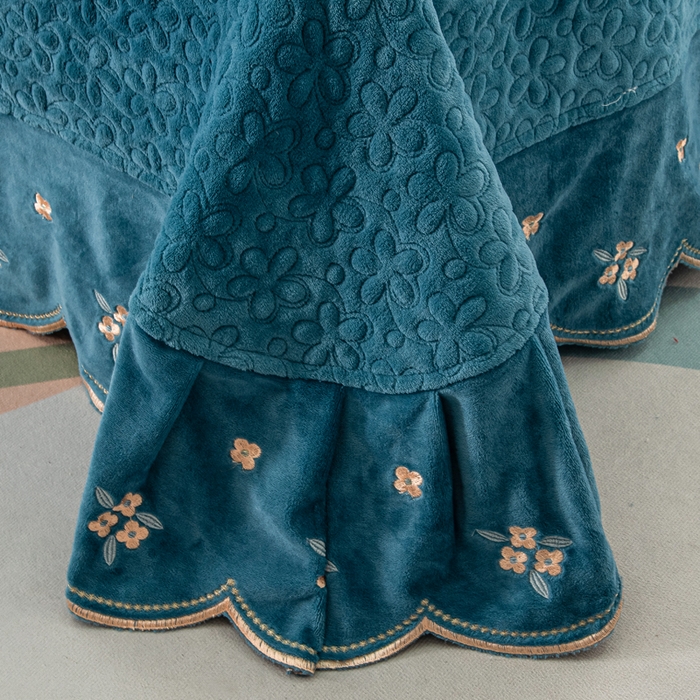 91家纺网 家纺一手货源 找家纺 乐嘉盈 2025新款牛奶绒刺绣床盖款四件套-心怡玫瑰 心怡玫瑰-深蓝