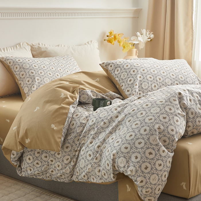 91家纺网 家纺一手货源 找家纺 绫韵 2024新款全棉13372清新小碎花纯棉四件套 莉雅