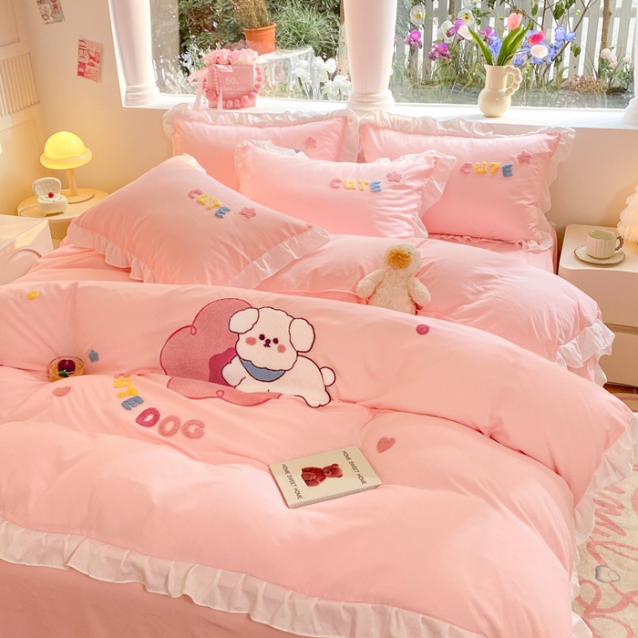 91家纺网 家纺一手货源 找家纺 易禾家纺 2024新款专板花型亲肤水洗棉毛巾绣四件套-跳跳狗 跳跳狗-粉