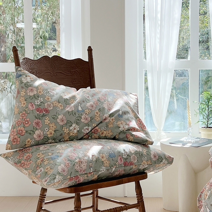 91家纺网 家纺一手货源 找家纺 启程2024新款全棉13372印花四件套直播爆款法式复古碎花系列 爱丽丝漫游记