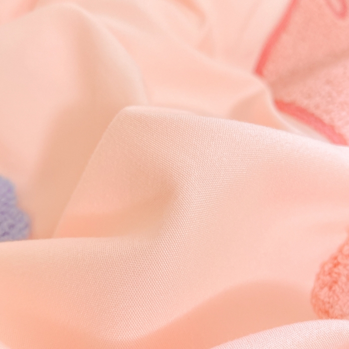 91家纺网 家纺一手货源 找家纺 易禾家纺 2024新款专板花型亲肤水洗棉毛巾绣四件套-跳跳狗 跳跳狗-粉