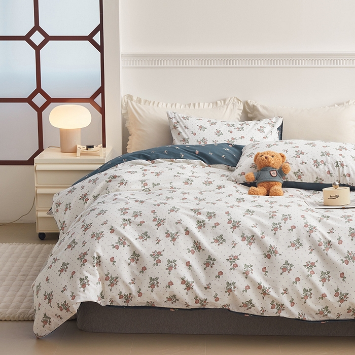 91家纺网 家纺一手货源 找家纺 绫韵 2024新款全棉13372清新小碎花纯棉四件套 朵拉