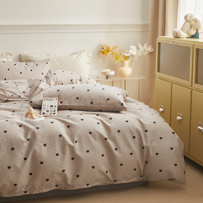 91家纺网 家纺一手货源 找家纺 绫韵 2024新款全棉13372清新小碎花纯棉四件套 格子爱心