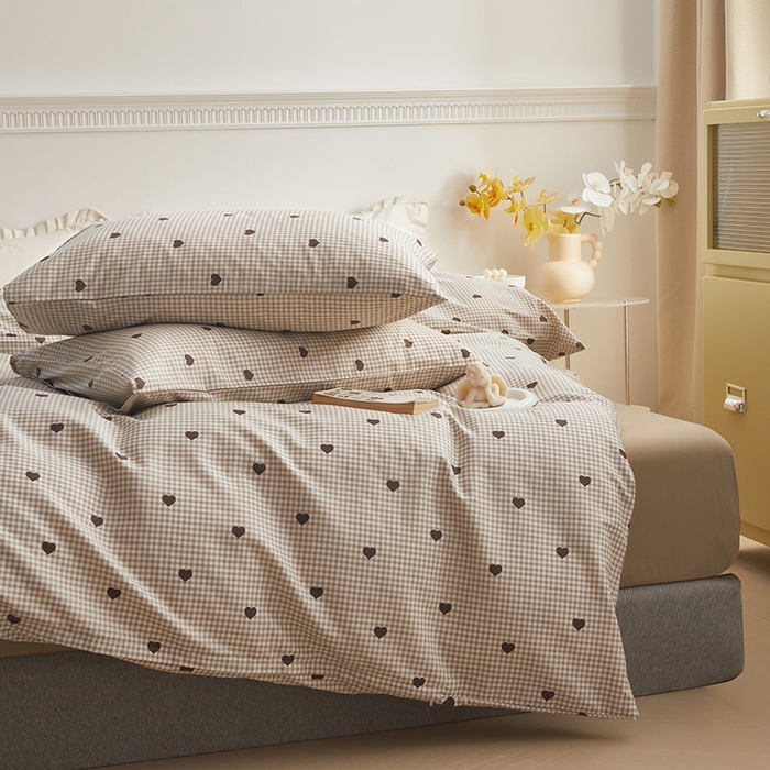 91家纺网 家纺一手货源 找家纺 绫韵 2024新款全棉13372清新小碎花纯棉四件套 格子爱心