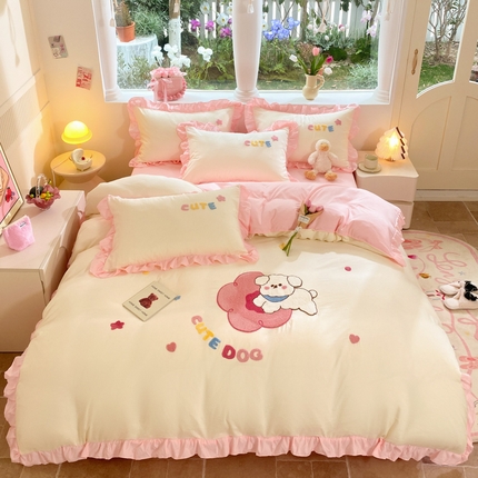 91家纺网 家纺一手货源 找家纺 易禾家纺 2024新款专板花型亲肤水洗棉毛巾绣四件套-跳跳狗 跳跳狗-奶黄粉