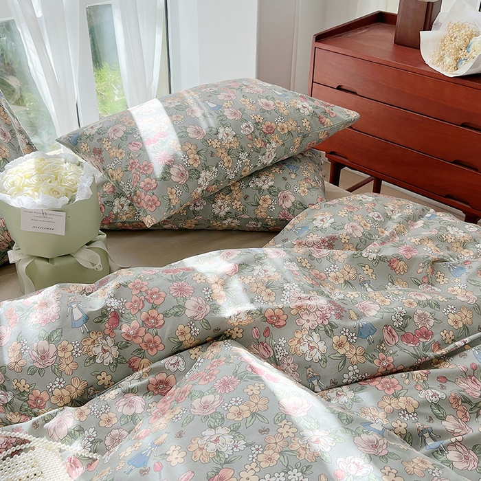 91家纺网 家纺一手货源 找家纺 启程2024新款全棉13372印花四件套直播爆款法式复古碎花系列 爱丽丝漫游记