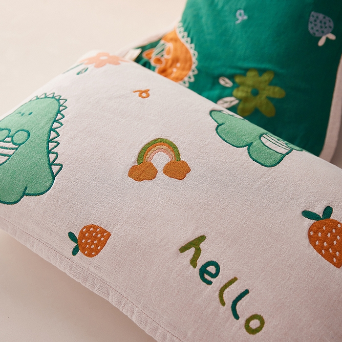 91家纺网 家纺一手货源 找家纺 爱港家纺 2024新款新疆棉水洗色织纱布单人情侣枕巾一对装 绿恐龙