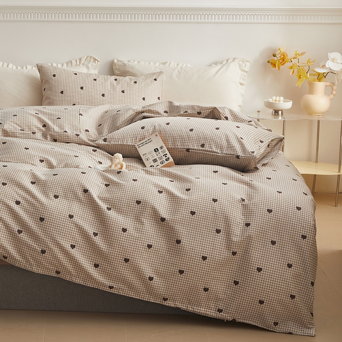 91家纺网 家纺一手货源 找家纺 绫韵 2024新款全棉13372清新小碎花纯棉四件套 格子爱心