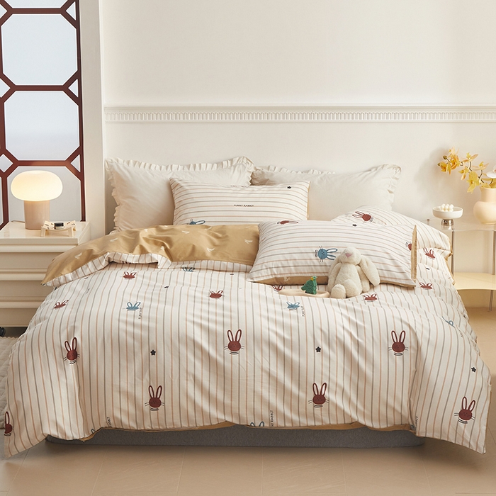 91家纺网 家纺一手货源 找家纺 绫韵 2024新款全棉13372清新小碎花纯棉四件套 比菲兔