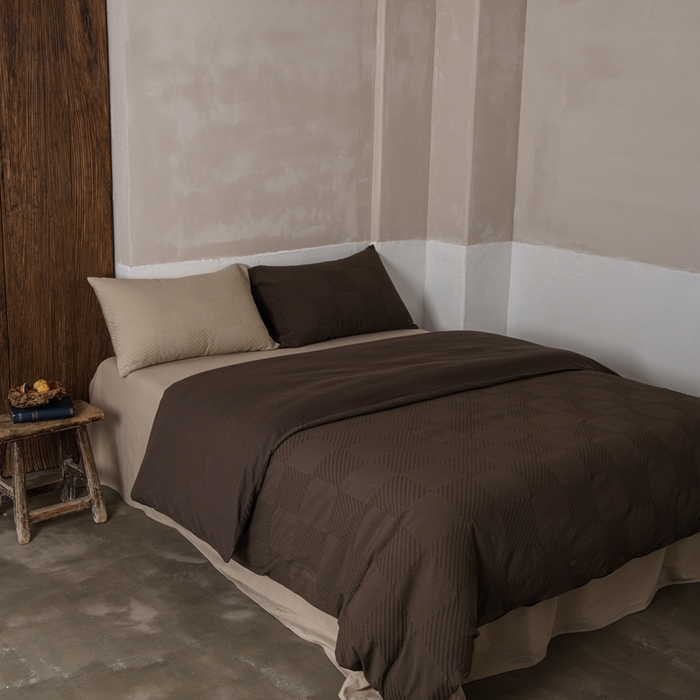 91家纺网 家纺一手货源 找家纺 简家居 2024新款全棉色织提花四件套-幻影 陶泥咖喱