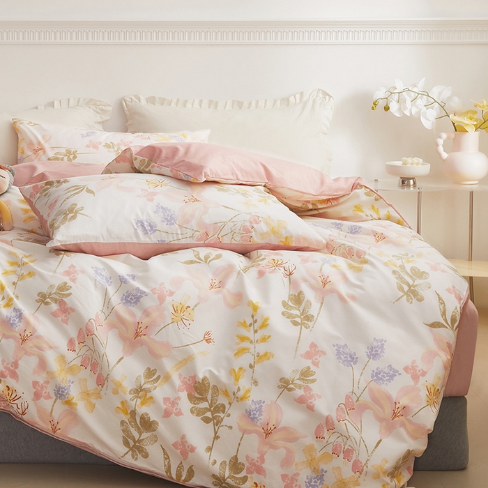 91家纺网 家纺一手货源 找家纺 绫韵 2024新款全棉13372清新小碎花纯棉四件套 浮春绘