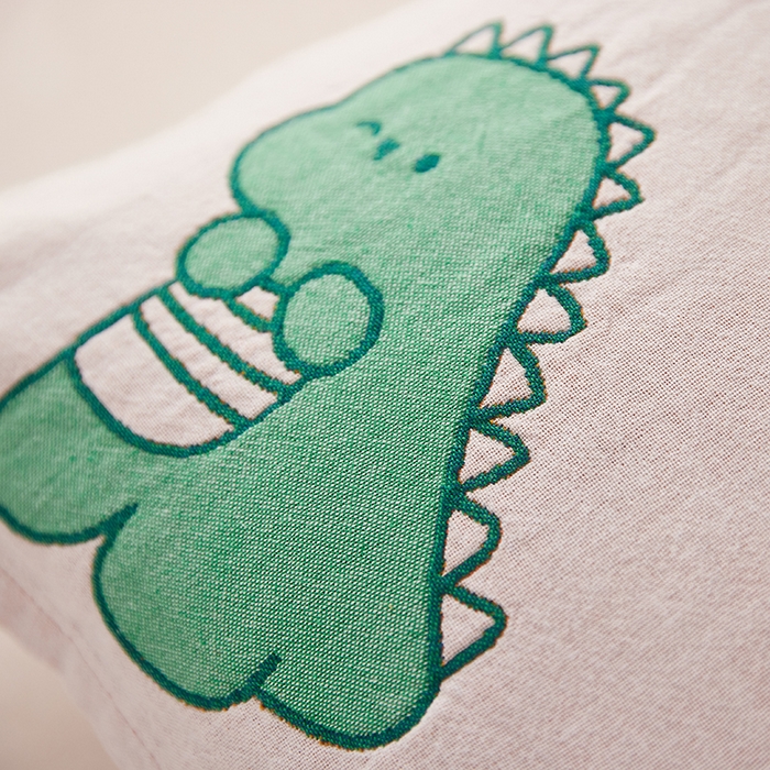 91家纺网 家纺一手货源 找家纺 爱港家纺 2024新款新疆棉水洗色织纱布单人情侣枕巾一对装 绿恐龙