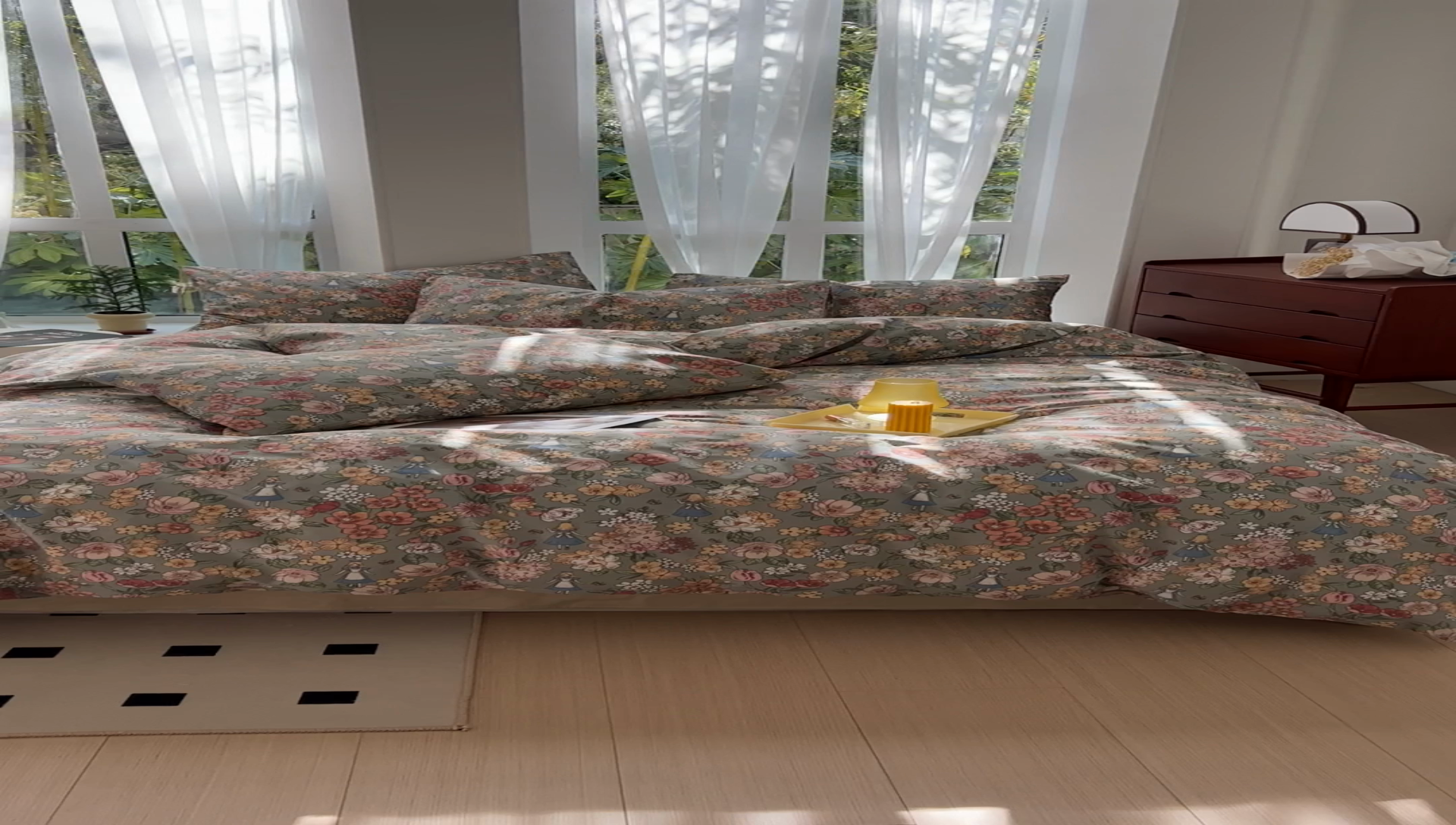 91家纺网 家纺一手货源 找家纺 启程2024新款全棉13372印花四件套直播爆款法式复古碎花系列 爱丽丝漫游记