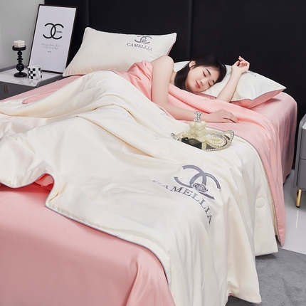 91家纺网 家纺一手货源 找家纺 （总）利欧 2025新款水洗冰丝刺绣夏被四件套-茶花系列