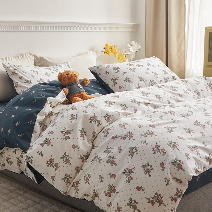 91家纺网 家纺一手货源 找家纺 绫韵 2024新款全棉13372清新小碎花纯棉四件套 朵拉