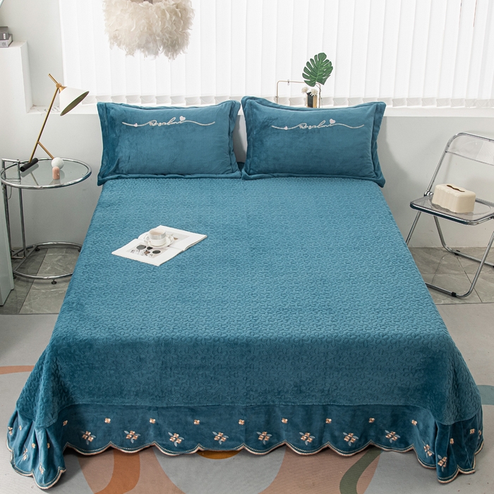 91家纺网 家纺一手货源 找家纺 乐嘉盈 2025新款牛奶绒刺绣床盖款四件套-心怡玫瑰 心怡玫瑰-深蓝