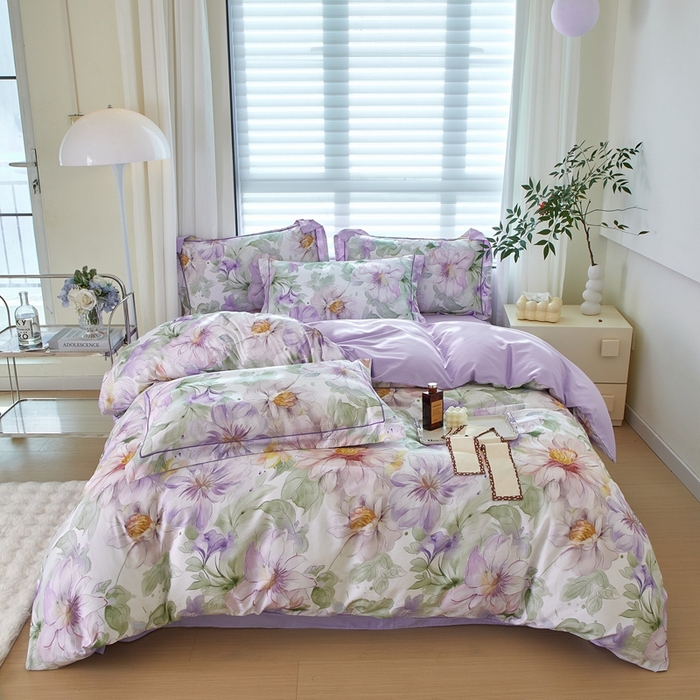 91家纺网 家纺一手货源 找家纺 启航家居 2025春夏全棉铂金棉数码印花四件套 花的旅途紫