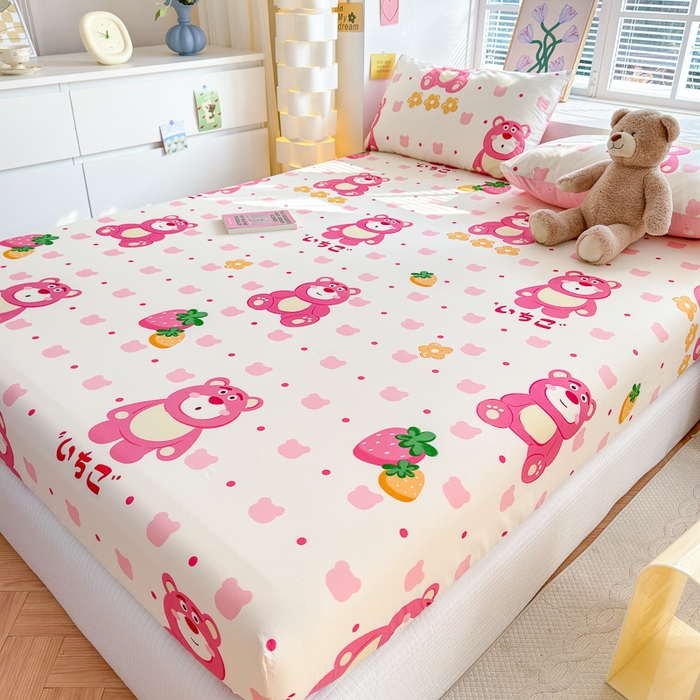 91家纺网 家纺一手货源 找家纺 清雅福 2024新款全棉13372小清新单床笠 开心草莓熊