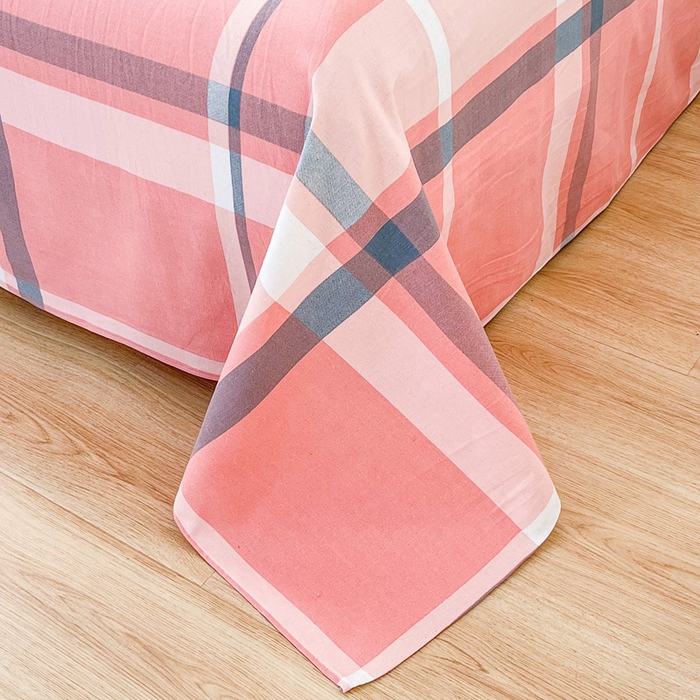 91家纺网 家纺一手货源 找家纺 棉乐町家居 2025新款爆款印花老粗布床单系列 格恋情怀-粉