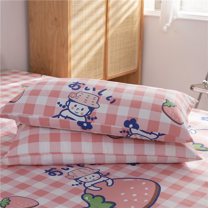 91家纺网 家纺一手货源 找家纺 棉乐町家居 2025新款爆款印花老粗布床单系列 格子草莓-粉